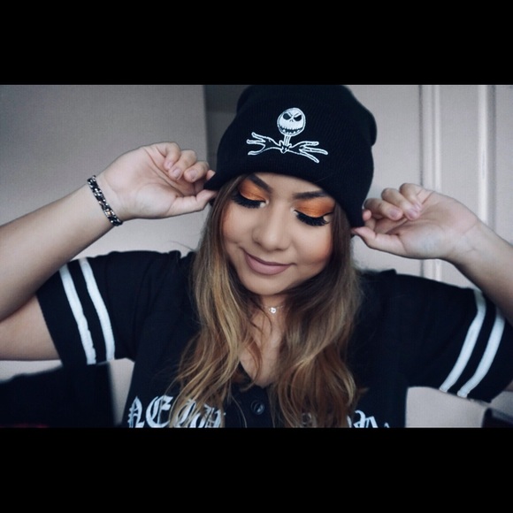  MEET YOUR POSHER - Picture 4 of 4